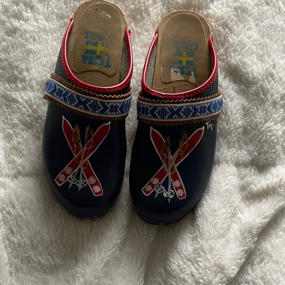 Tessa Clogs - Navy and Red Clogs with Handpainted Nordic Design